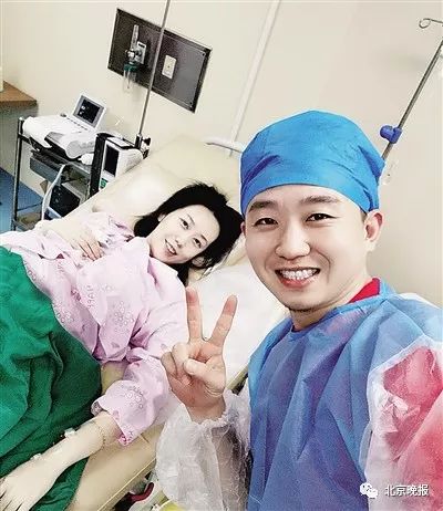 Anh chồng nhảy điệu múa Mông Cổ trong phòng sinh để giảm đau đớn cho vợ Anh chồng nhảy điệu múa Mông Cổ trong phòng sinh để giảm đau đớn cho vợ