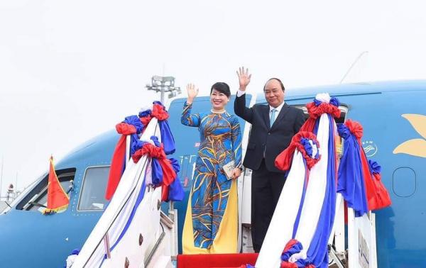 Cách Thủ tướng Nguyễn Xuân Phúc yêu vợ: Đi đâu cũng thắt cà vạt 'tone sur tone' với phu nhân Cách Thủ tướng Nguyễn Xuân Phúc yêu vợ: Đi đâu cũng thắt cà vạt 'tone sur tone' với phu nhân