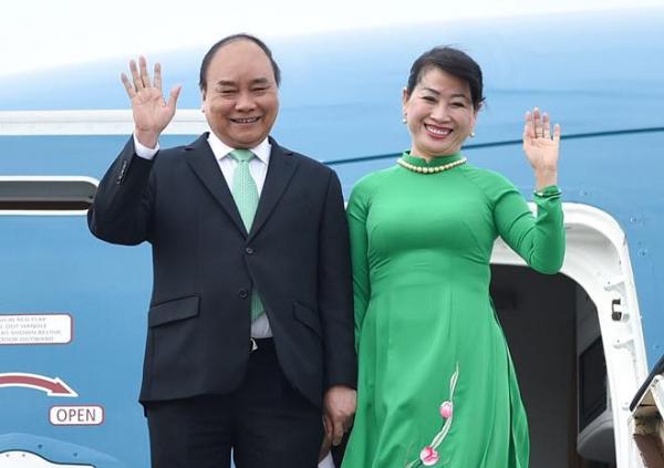 Cách Thủ tướng Nguyễn Xuân Phúc yêu vợ: Đi đâu cũng thắt cà vạt 'tone sur tone' với phu nhân Cách Thủ tướng Nguyễn Xuân Phúc yêu vợ: Đi đâu cũng thắt cà vạt 'tone sur tone' với phu nhân