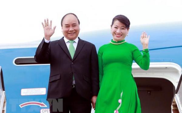 Cách Thủ tướng Nguyễn Xuân Phúc yêu vợ: Đi đâu cũng thắt cà vạt 'tone sur tone' với phu nhân Cách Thủ tướng Nguyễn Xuân Phúc yêu vợ: Đi đâu cũng thắt cà vạt 'tone sur tone' với phu nhân