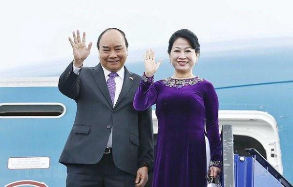 Cách Thủ tướng Nguyễn Xuân Phúc yêu vợ: Đi đâu cũng thắt cà vạt 'tone sur tone' với phu nhân Cách Thủ tướng Nguyễn Xuân Phúc yêu vợ: Đi đâu cũng thắt cà vạt 'tone sur tone' với phu nhân