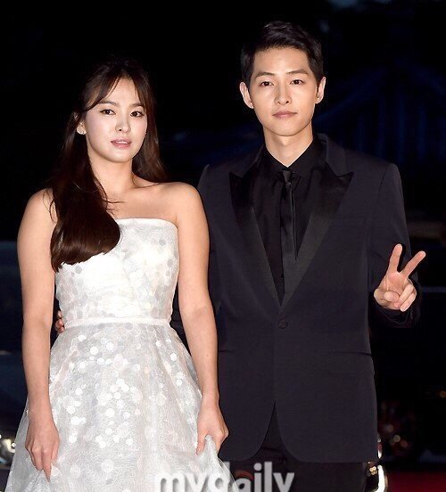 Song Joong Ki không hề phủ nhận tin Song Hye Kyo ngoại tình Park Bo Gum, báo Trung cố tình 'tẩy trắng'? Song Joong Ki không hề phủ nhận tin Song Hye Kyo ngoại tình Park Bo Gum, báo Trung cố tình 'tẩy trắng'?