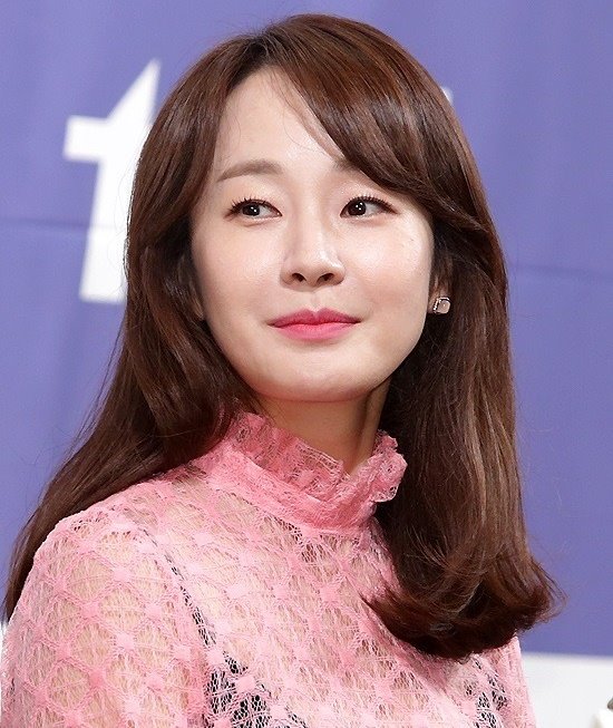 10 cuộc hôn nhân chóng vánh trong showbiz Hàn: Đôi lẹ nhất chỉ sống với nhau được 3 ngày 10 cuộc hôn nhân chóng vánh trong showbiz Hàn: Đôi lẹ nhất chỉ sống với nhau được 3 ngày