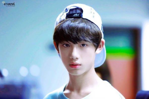 Lý do nào giúp nhóm nhạc đàn em của TFBoys được Dispatch gọi là 'tân binh nổi tiếng nhất Đại lục'? Lý do nào giúp nhóm nhạc đàn em của TFBoys được Dispatch gọi là 'tân binh nổi tiếng nhất Đại lục'?