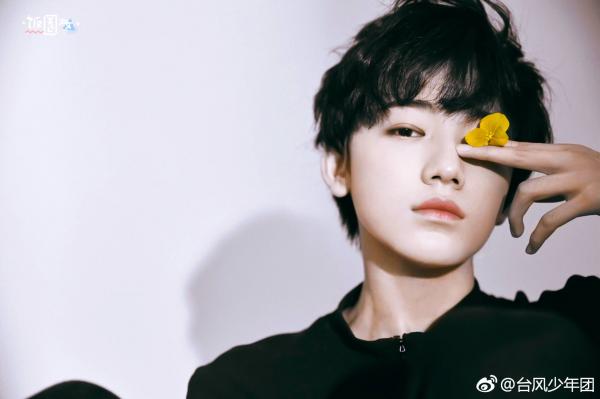 Lý do nào giúp nhóm nhạc đàn em của TFBoys được Dispatch gọi là 'tân binh nổi tiếng nhất Đại lục'? Lý do nào giúp nhóm nhạc đàn em của TFBoys được Dispatch gọi là 'tân binh nổi tiếng nhất Đại lục'?