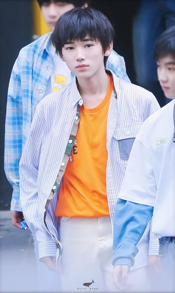 Lý do nào giúp nhóm nhạc đàn em của TFBoys được Dispatch gọi là 'tân binh nổi tiếng nhất Đại lục'? Lý do nào giúp nhóm nhạc đàn em của TFBoys được Dispatch gọi là 'tân binh nổi tiếng nhất Đại lục'?