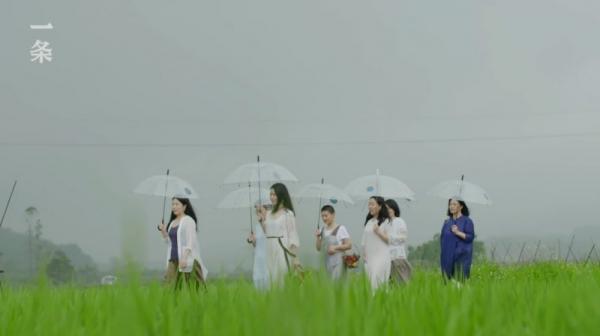 7 người bạn thân ở Quảng Châu xây biệt phủ siêu sang ở làng quê để sống cùng nhau cho đến chết 7 người bạn thân ở Quảng Châu xây biệt phủ siêu sang ở làng quê để sống cùng nhau cho đến chết