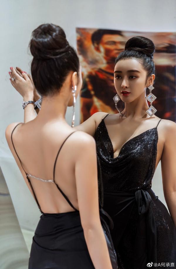 Phạm Băng Băng - Lý Thần phiên bản 'dao kéo' ly hôn ồn ào: Chồng ngoại tình với gay, vợ ngược đãi con Phạm Băng Băng - Lý Thần phiên bản 'dao kéo' ly hôn ồn ào: Chồng ngoại tình với gay, vợ ngược đãi con