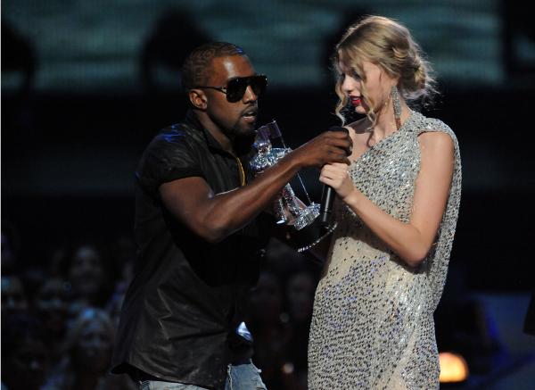 Phe đối lập lật lại quá khứ quen đóng vai 'nạn nhân' của Taylor Swift, sự thực ra sao? Phe đối lập lật lại quá khứ quen đóng vai 'nạn nhân' của Taylor Swift, sự thực ra sao?