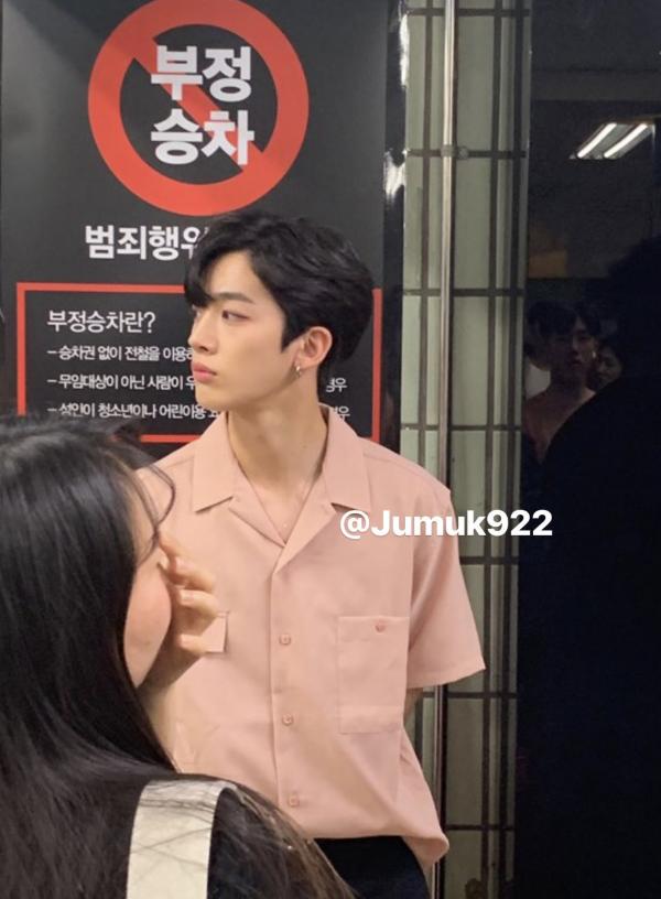 Produce X 101: Lý do Kim Yohan chấp nhận đi đôi dép chật hàng tiếng đồng hồ sẽ khiến bạn bất ngờ! Produce X 101: Lý do Kim Yohan chấp nhận đi đôi dép chật hàng tiếng đồng hồ sẽ khiến bạn bất ngờ!