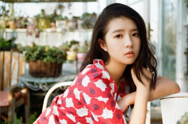 Chu Khiết Quỳnh & Hà Lam Đậu: Hai cô gái vàng trong làng ăn nói kém duyên của showbiz Hoa ngữ Chu Khiết Quỳnh & Hà Lam Đậu: Hai cô gái vàng trong làng ăn nói kém duyên của showbiz Hoa ngữ