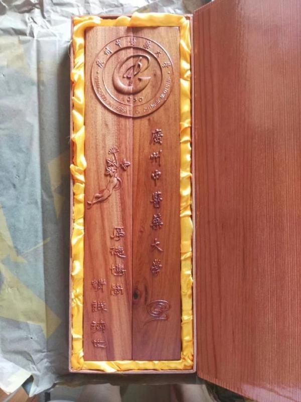 Quà tốt nghiệp các trường đại học Trung Quốc tặng sinh viên: Nghe trong gió cũng có mùi tinh tế Quà tốt nghiệp các trường đại học Trung Quốc tặng sinh viên: Nghe trong gió cũng có mùi tinh tế