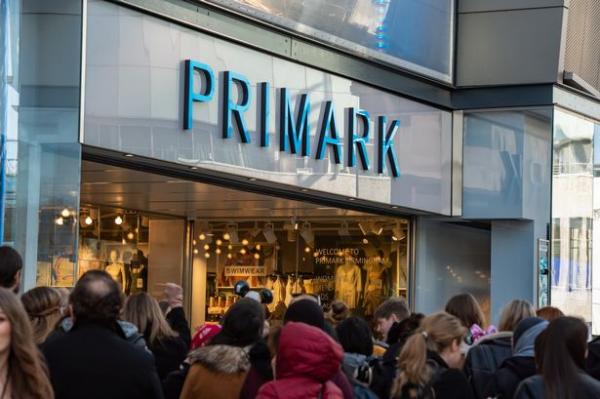 Cha đẻ của hãng thời trang danh tiếng Primark: Cả đời sống trong lo sợ cùng bi kịch của gia đình Cha đẻ của hãng thời trang danh tiếng Primark: Cả đời sống trong lo sợ cùng bi kịch của gia đình