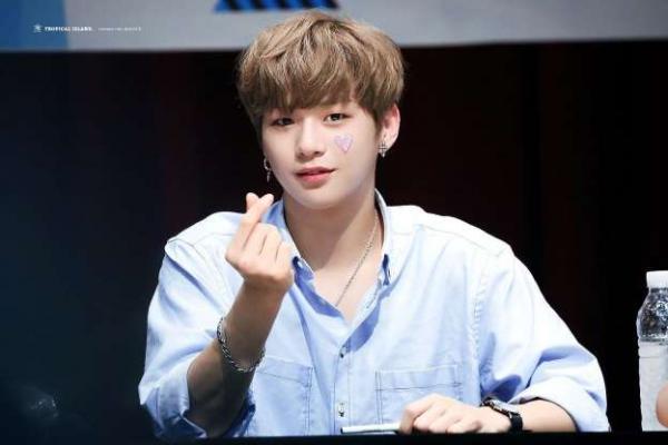 Đẳng cấp 'center quốc dân' của Kang Daniel: Vừa lộ diện đã gây 'bão' trên mọi mặt trận! Đẳng cấp 'center quốc dân' của Kang Daniel: Vừa lộ diện đã gây 'bão' trên mọi mặt trận!
