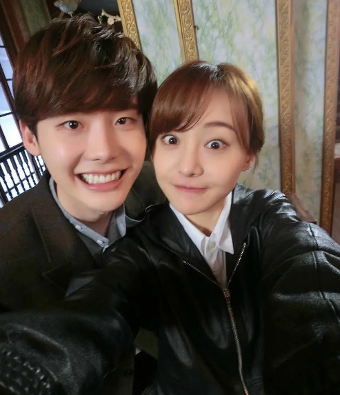 Lee Jong Suk là bạn trai cũ Trịnh Sảng, xảy ra nhiều tình tiết ái muội khi quay 'Người Tình Phỉ Thuý'? Lee Jong Suk là bạn trai cũ Trịnh Sảng, xảy ra nhiều tình tiết ái muội khi quay 'Người Tình Phỉ Thuý'?