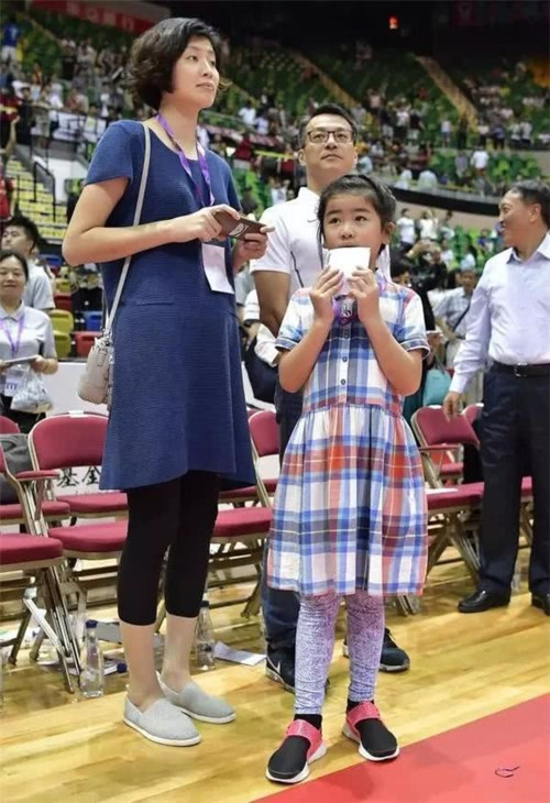 Con gái của 'huyền thoại meme' Yao Ming mới 8 tuổi đã cao... 1m6 Con gái của 'huyền thoại meme' Yao Ming mới 8 tuổi đã cao... 1m6