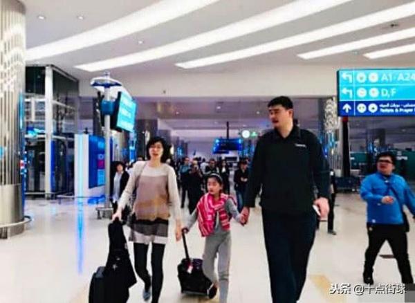 Con gái của 'huyền thoại meme' Yao Ming mới 8 tuổi đã cao... 1m6 Con gái của 'huyền thoại meme' Yao Ming mới 8 tuổi đã cao... 1m6
