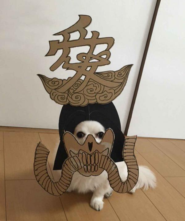 Khi ‘sen’ khiến ‘boss’ đáng yêu hơn với loạt hình cosplay cùng bìa các tông Khi ‘sen’ khiến ‘boss’ đáng yêu hơn với loạt hình cosplay cùng bìa các tông