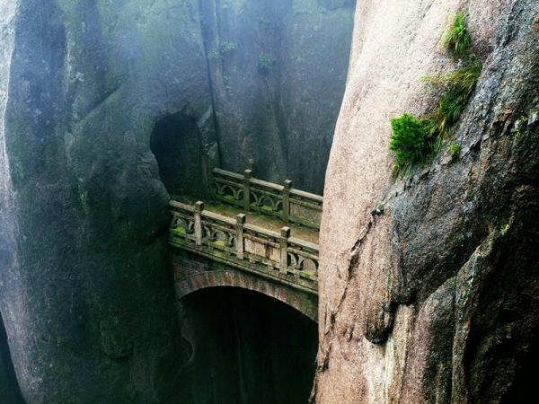 20 cây cầu nguy hiểm nhất trên thế giới mà chẳng ai muốn phải đi qua 20 cây cầu nguy hiểm nhất trên thế giới mà chẳng ai muốn phải đi qua