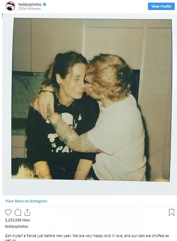 Ed Sheeran và cái giá của danh tiếng: 'Giờ đây, tôi cảm thấy mình như một con vật trong sở thú' Ed Sheeran và cái giá của danh tiếng: 'Giờ đây, tôi cảm thấy mình như một con vật trong sở thú'