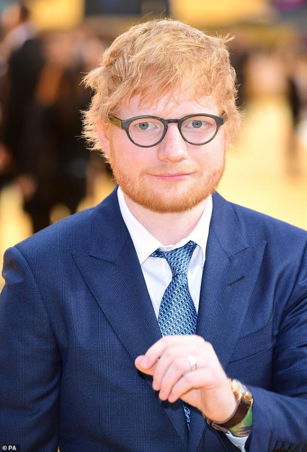 Ed Sheeran và cái giá của danh tiếng: 'Giờ đây, tôi cảm thấy mình như một con vật trong sở thú' Ed Sheeran và cái giá của danh tiếng: 'Giờ đây, tôi cảm thấy mình như một con vật trong sở thú'