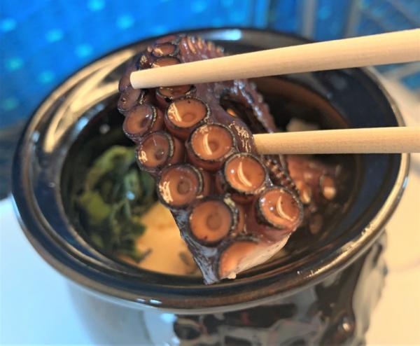 Chỉ xuất hiện sương sương trên bao bì hộp bento mà đã giúp sản phẩm này cháy hàng trong tích tắc Chỉ xuất hiện sương sương trên bao bì hộp bento mà đã giúp sản phẩm này cháy hàng trong tích tắc