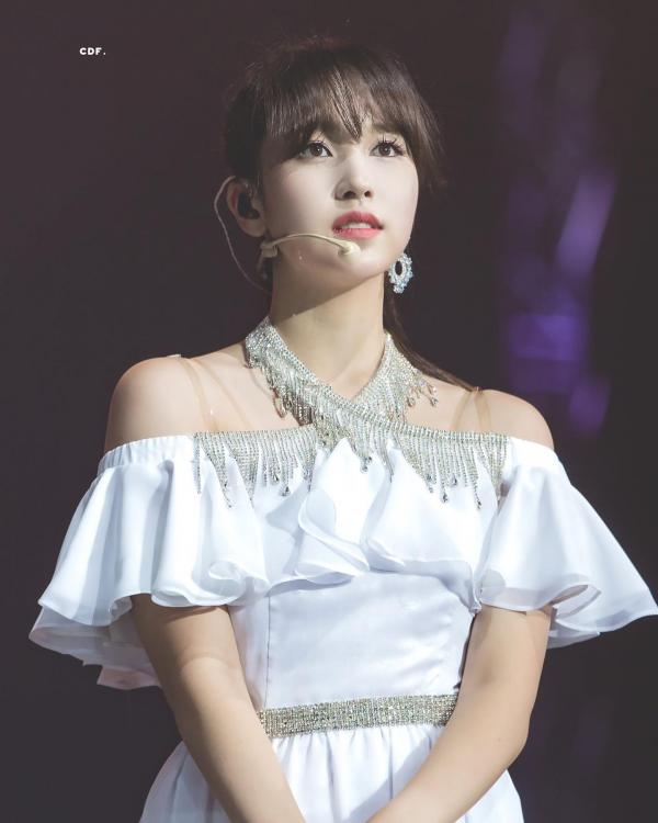 Thiếu vắng Mina, concert của TWICE chìm trong biển nước mắt vì những lời hứa về con số 9 Thiếu vắng Mina, concert của TWICE chìm trong biển nước mắt vì những lời hứa về con số 9