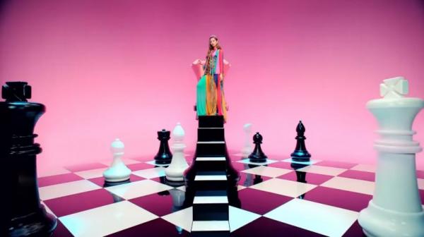 KFC Trung Quốc gây sóng gió khi 'copy-paste' MV Ddu-Du Ddu-Du của BlackPink vào trong đoạn quảng cáo KFC Trung Quốc gây sóng gió khi 'copy-paste' MV Ddu-Du Ddu-Du của BlackPink vào trong đoạn quảng cáo