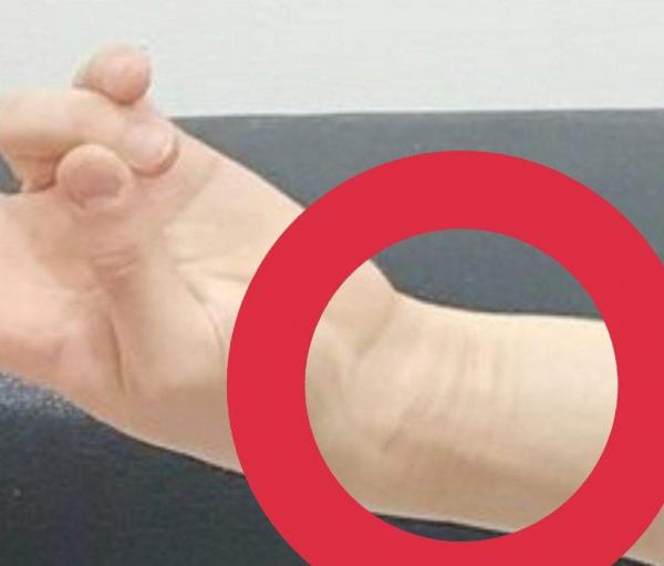 9 tin đồn điên rồ về BTS từng khiến dân tình náo loạn: Hẹn hò, phẫu thuật thẩm mỹ, trầm cảm... 9 tin đồn điên rồ về BTS từng khiến dân tình náo loạn: Hẹn hò, phẫu thuật thẩm mỹ, trầm cảm...