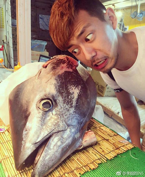 Loạt bằng chứng cho thấy 'Gun Thần' Lý Hiện ngoài đời đích thị là một nam thần... kinh Loạt bằng chứng cho thấy 'Gun Thần' Lý Hiện ngoài đời đích thị là một nam thần... kinh
