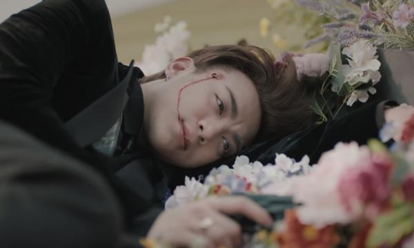 Dân mạng hài hước lý giải 'bàn chân bí ẩn' trong MV 'Nếu Ngày Ấy' của Soobin Hoàng Sơn Dân mạng hài hước lý giải 'bàn chân bí ẩn' trong MV 'Nếu Ngày Ấy' của Soobin Hoàng Sơn