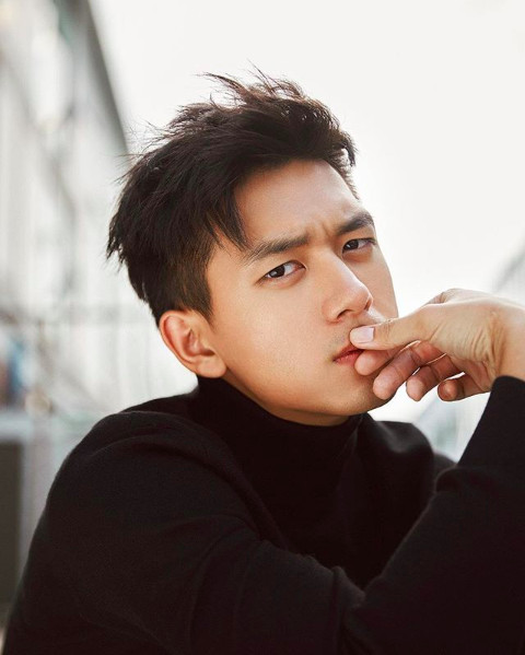 Hoá ra bạn gái cũ Lý Hiện là tình màn ảnh của Hồ Nhất Thiên, từng dính lùm xùm đánh Angelababy Hoá ra bạn gái cũ Lý Hiện là tình màn ảnh của Hồ Nhất Thiên, từng dính lùm xùm đánh Angelababy