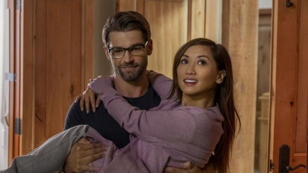 'Secret Obsession': Brenda Song tái xuất trong phim kinh dị mới, bị kẻ cuồng yêu săn đuổi 'Secret Obsession': Brenda Song tái xuất trong phim kinh dị mới, bị kẻ cuồng yêu săn đuổi