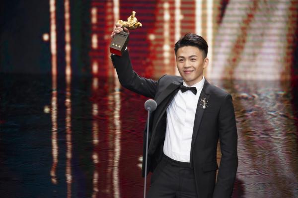 'Cá Mực Hầm Mật' hội tụ dàn diễn viên phụ gồm ảnh đế, thạc sĩ, học bá cực kì đáng ngưỡng mộ 'Cá Mực Hầm Mật' hội tụ dàn diễn viên phụ gồm ảnh đế, thạc sĩ, học bá cực kì đáng ngưỡng mộ