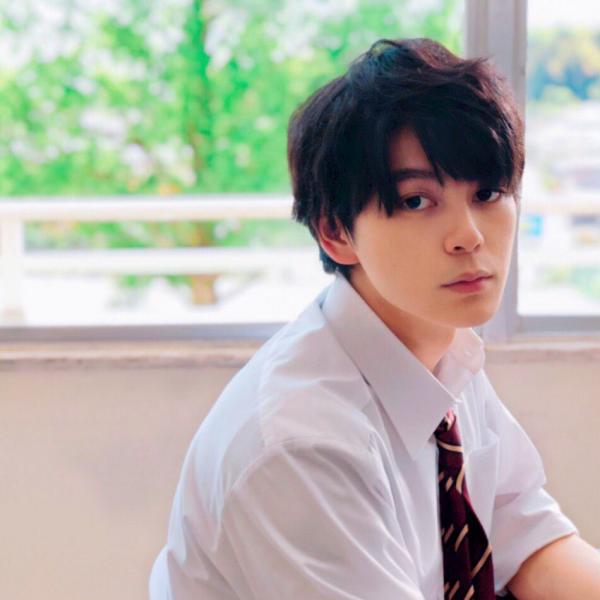 Thần tượng biến thái cặp kè nữ sinh thánh thiện trong live action 'Đến Hôn Em Lúc Nửa Đêm' Thần tượng biến thái cặp kè nữ sinh thánh thiện trong live action 'Đến Hôn Em Lúc Nửa Đêm'