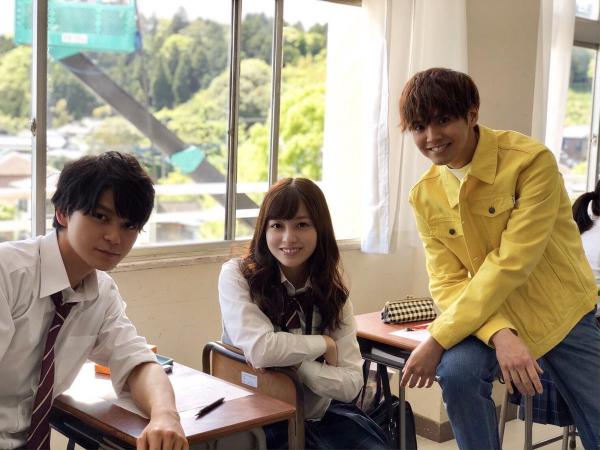 Thần tượng biến thái cặp kè nữ sinh thánh thiện trong live action 'Đến Hôn Em Lúc Nửa Đêm' Thần tượng biến thái cặp kè nữ sinh thánh thiện trong live action 'Đến Hôn Em Lúc Nửa Đêm'