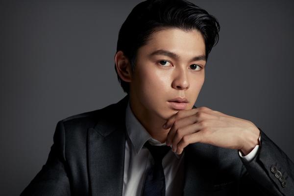 Thần tượng biến thái cặp kè nữ sinh thánh thiện trong live action 'Đến Hôn Em Lúc Nửa Đêm' Thần tượng biến thái cặp kè nữ sinh thánh thiện trong live action 'Đến Hôn Em Lúc Nửa Đêm'