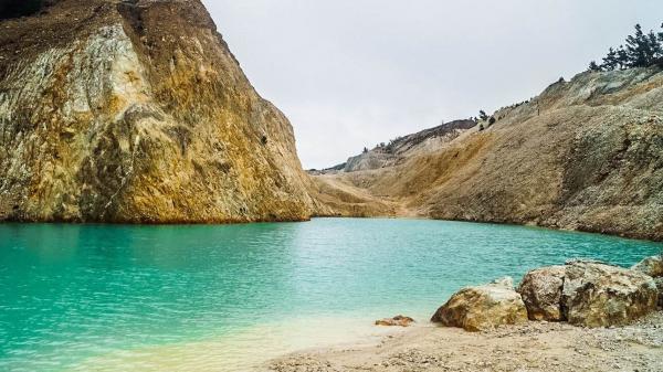Ham sống ảo, Instagrammer bị phát ban và buồn nôn sau khi chụp ảnh gần hồ nước độc Ham sống ảo, Instagrammer bị phát ban và buồn nôn sau khi chụp ảnh gần hồ nước độc