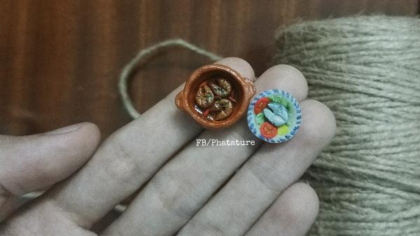 Nghệ sĩ Việt tạo ra những tác phẩm tí hon từ vật liệu tìm được trong... sọt rác Nghệ sĩ Việt tạo ra những tác phẩm tí hon từ vật liệu tìm được trong... sọt rác