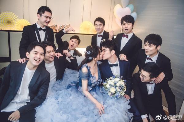'Cá Mực Hầm Mật': Hóa ra Gun Thần - Đồng Niên thực sự có phiên bản thật ngoài đời 'Cá Mực Hầm Mật': Hóa ra Gun Thần - Đồng Niên thực sự có phiên bản thật ngoài đời