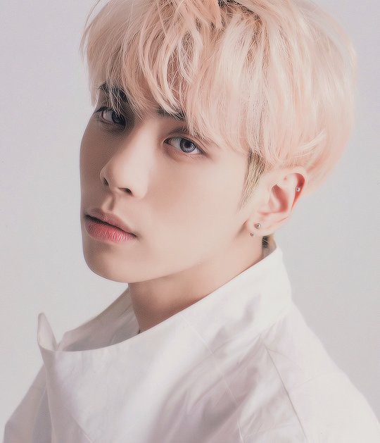 9 khoảnh khắc đau buồn nhất lịch sử K-Pop, nghĩ thôi cũng khiến fan bật khóc 9 khoảnh khắc đau buồn nhất lịch sử K-Pop, nghĩ thôi cũng khiến fan bật khóc