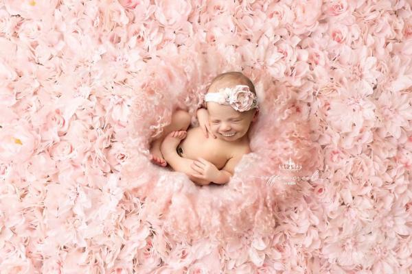 Trẻ sơ sinh cười khoe răng: Hình ảnh tưởng vô hại mà làm sởn hết da gà Trẻ sơ sinh cười khoe răng: Hình ảnh tưởng vô hại mà làm sởn hết da gà