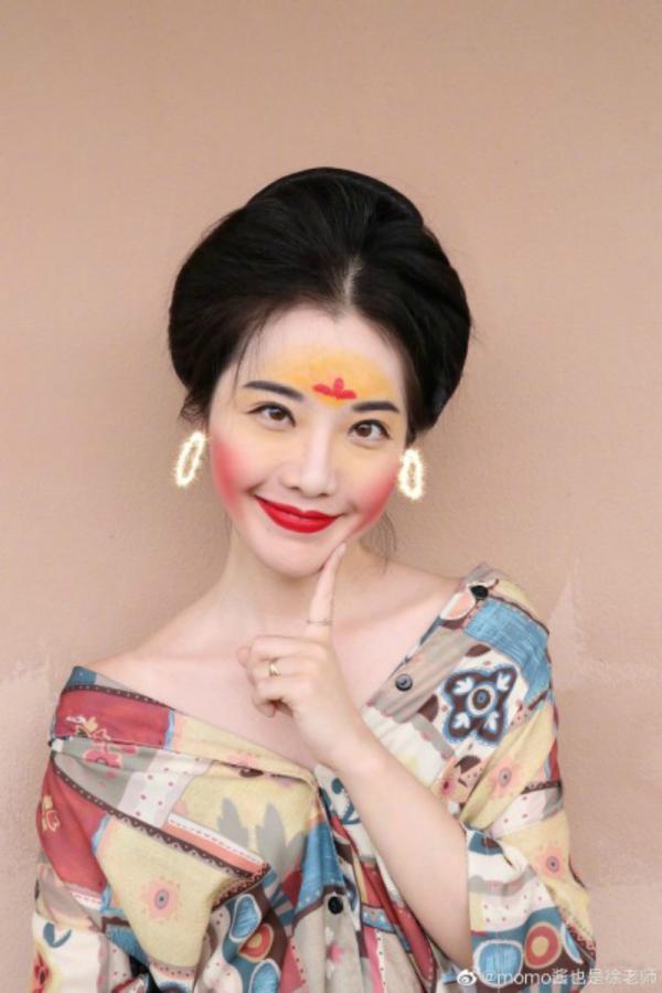 Trang điểm phong cách Hoa Mộc Lan đang trở thành hot trend tại Trung Quốc Trang điểm phong cách Hoa Mộc Lan đang trở thành hot trend tại Trung Quốc
