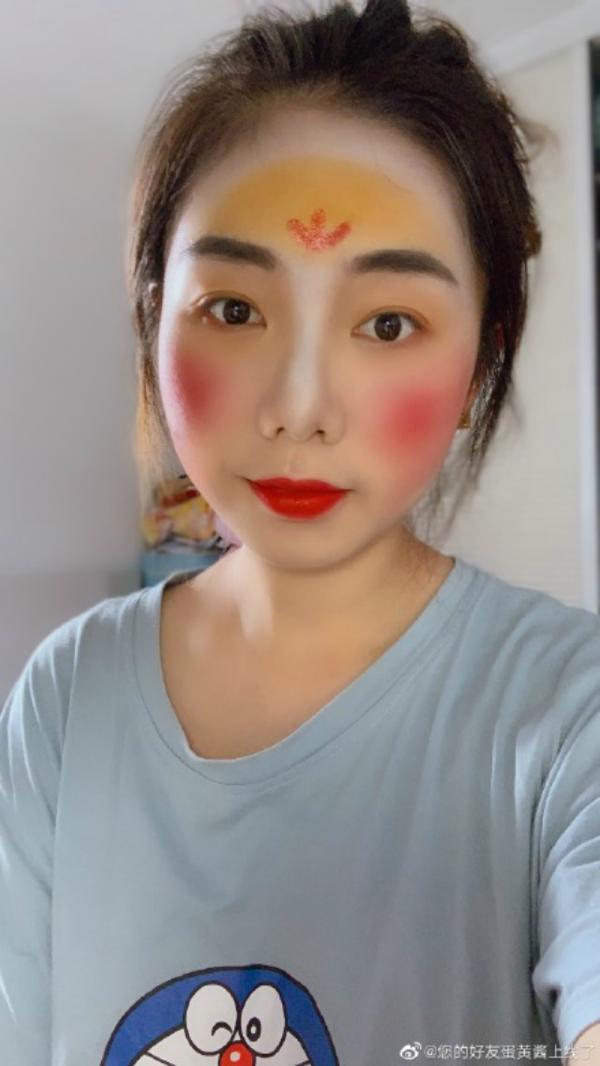Trang điểm phong cách Hoa Mộc Lan đang trở thành hot trend tại Trung Quốc Trang điểm phong cách Hoa Mộc Lan đang trở thành hot trend tại Trung Quốc