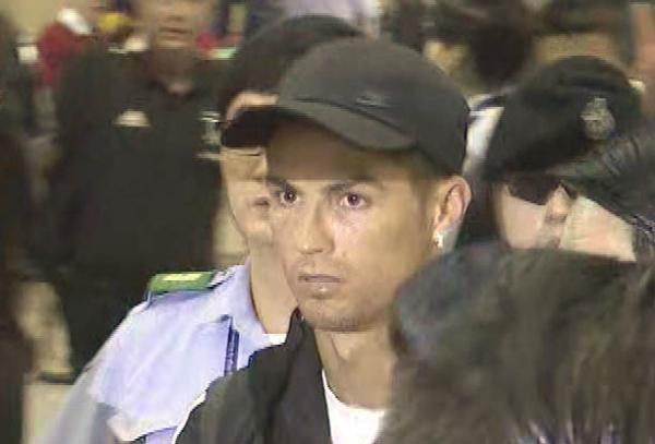 Mua vé xem Ronaldo chơi bóng nhưng anh chỉ ngồi lì ở ghế dự bị, CĐV Hàn bức xúc đâm đơn kiện Mua vé xem Ronaldo chơi bóng nhưng anh chỉ ngồi lì ở ghế dự bị, CĐV Hàn bức xúc đâm đơn kiện
