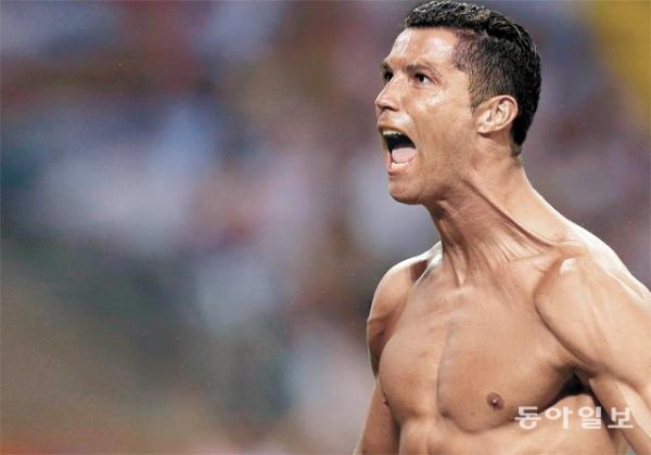 Mua vé xem Ronaldo chơi bóng nhưng anh chỉ ngồi lì ở ghế dự bị, CĐV Hàn bức xúc đâm đơn kiện Mua vé xem Ronaldo chơi bóng nhưng anh chỉ ngồi lì ở ghế dự bị, CĐV Hàn bức xúc đâm đơn kiện