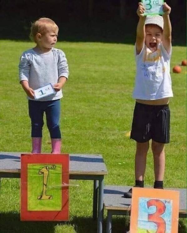 Những đứa trẻ có IQ vô cực khiến bố mẹ cũng phải đầu hàng Những đứa trẻ có IQ vô cực khiến bố mẹ cũng phải đầu hàng