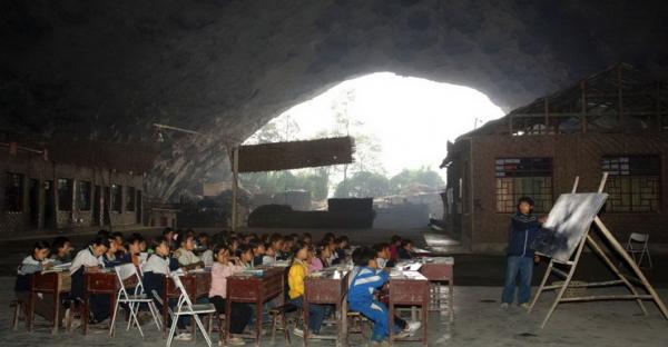 Học viện tiên cá, trường dạy phù thủy - những ngôi trường kì lạ nhất trên thế giới Học viện tiên cá, trường dạy phù thủy - những ngôi trường kì lạ nhất trên thế giới