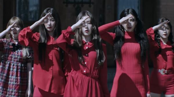 10 thuyết âm mưu bí mật tồn tại trong K-Pop khiến bạn càng đọc càng hoang mang 10 thuyết âm mưu bí mật tồn tại trong K-Pop khiến bạn càng đọc càng hoang mang