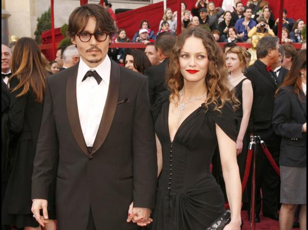 8 kiều nữ Hollywood là tiểu tam: Người bị fan dọa giết, kẻ bị tẩy chay phải bỏ trốn khỏi đất nước 8 kiều nữ Hollywood là tiểu tam: Người bị fan dọa giết, kẻ bị tẩy chay phải bỏ trốn khỏi đất nước